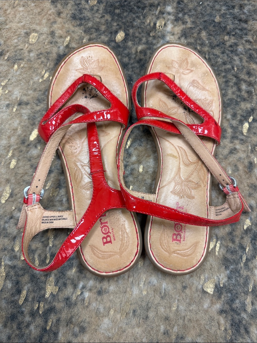 Born Red Patent Leather T-Strap Sandals Women | 8